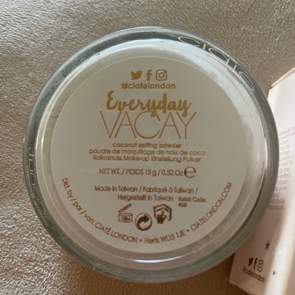 Ciate London Everyday Vacay Coconut Setting Powder - Picture 4 of 12